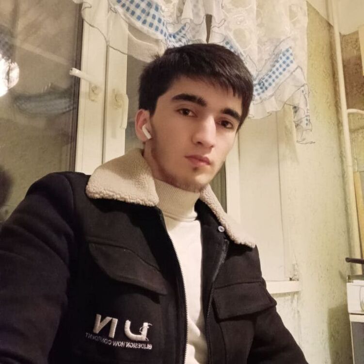  40584741  Sharif, 24 ,    