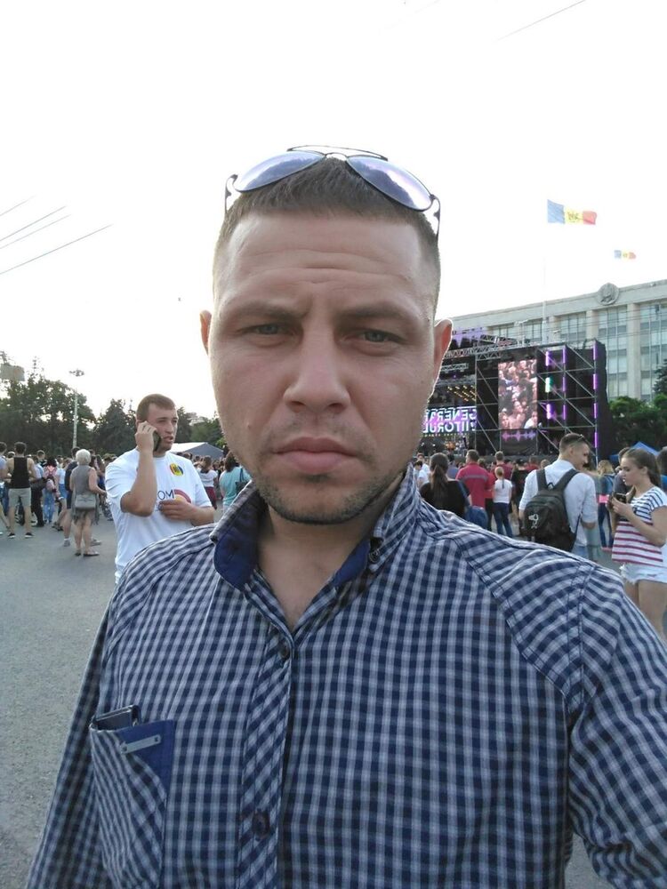  10970951  Nikolae, 36 ,    