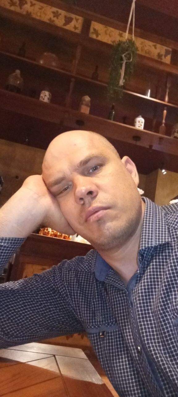  44193021  ALEKSEI, 39 ,     