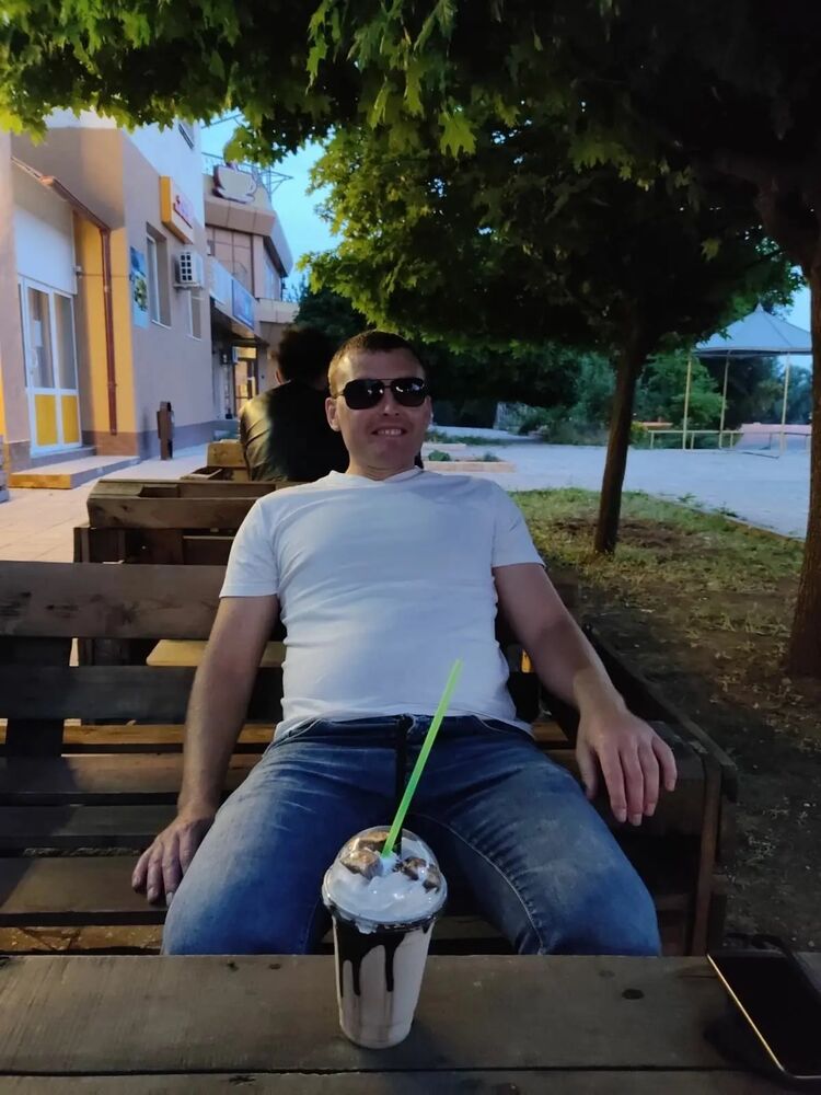  ,   Alex, 35 ,   ,   