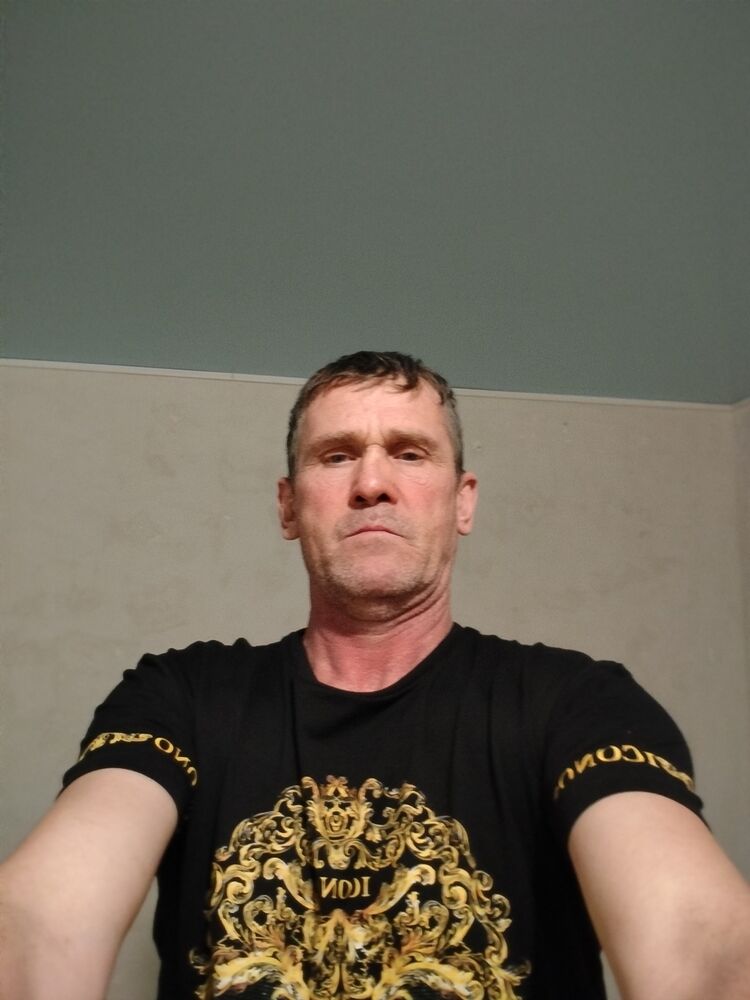  37307851  , 52 ,    