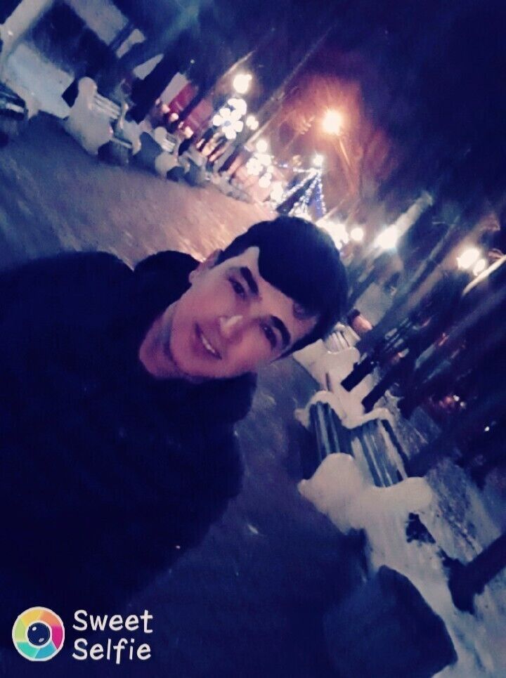  22016211  Elbek, 31 ,    