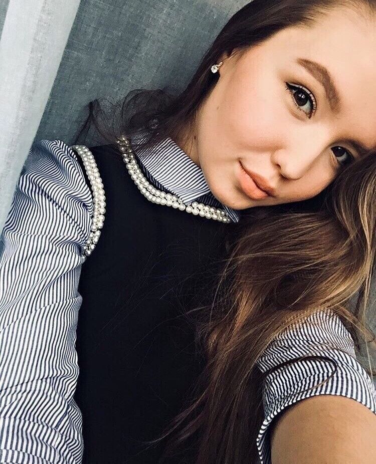  24132741  Vika, 23 ,    