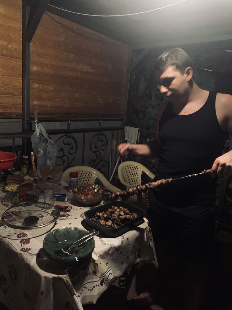  50212141  Vlad, 27 ,    