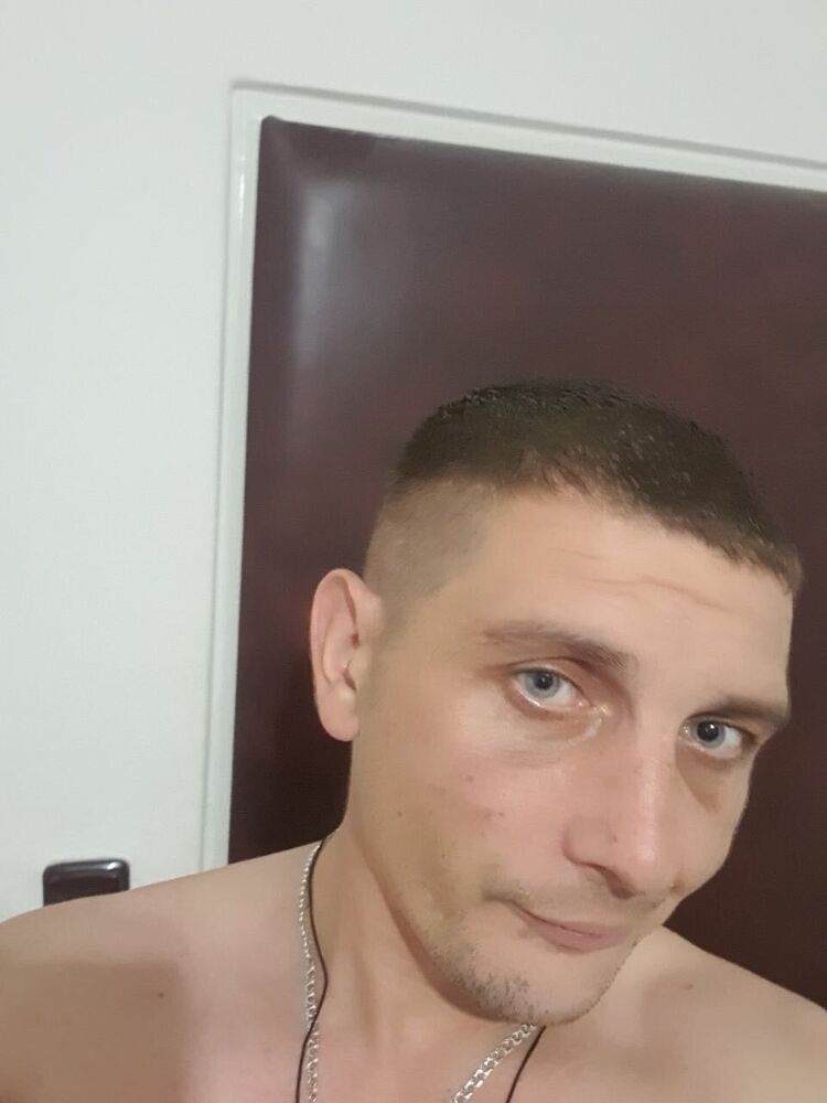  53390331  Mihal, 31 ,    