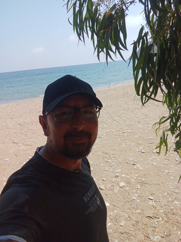  53556861  Fatih, 38 ,    