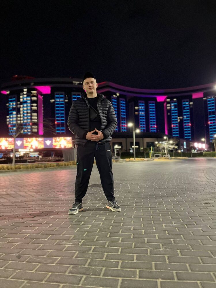  49707961  Vladimir, 24 ,    