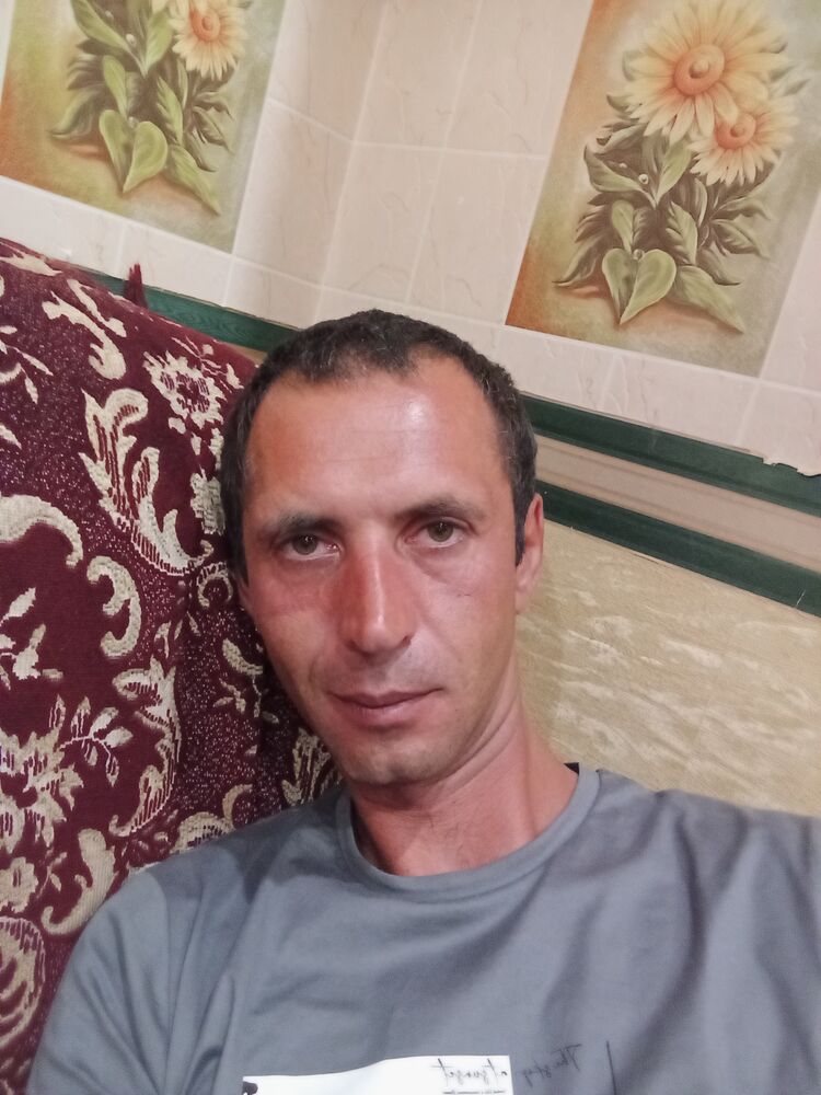  28161481  Artur, 36 ,    