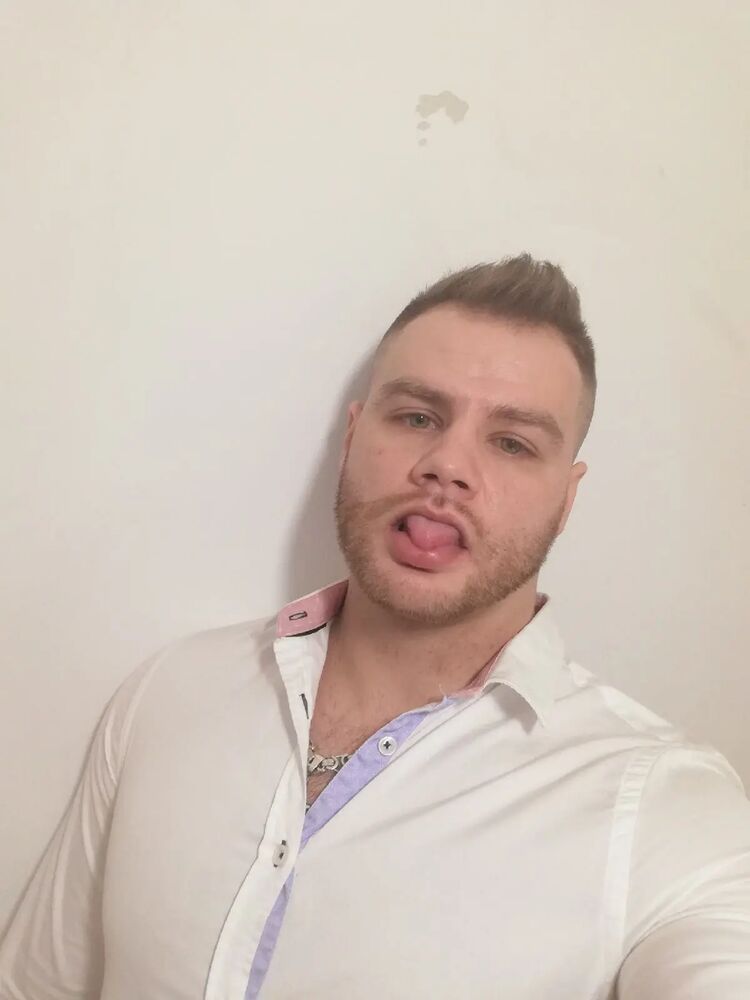  31211601  Alex, 33 ,    