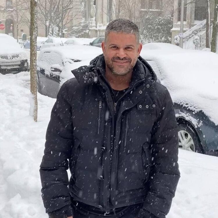  32037171  Mark, 57 ,    New York City