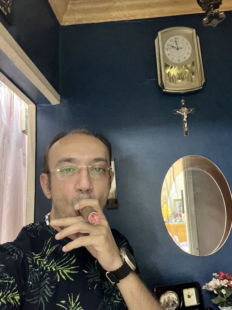  46693701  George, 44 ,    