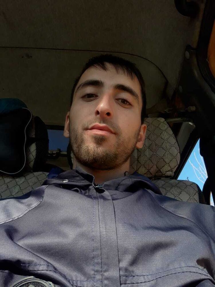  27327481  Tommy M, 27 ,    -