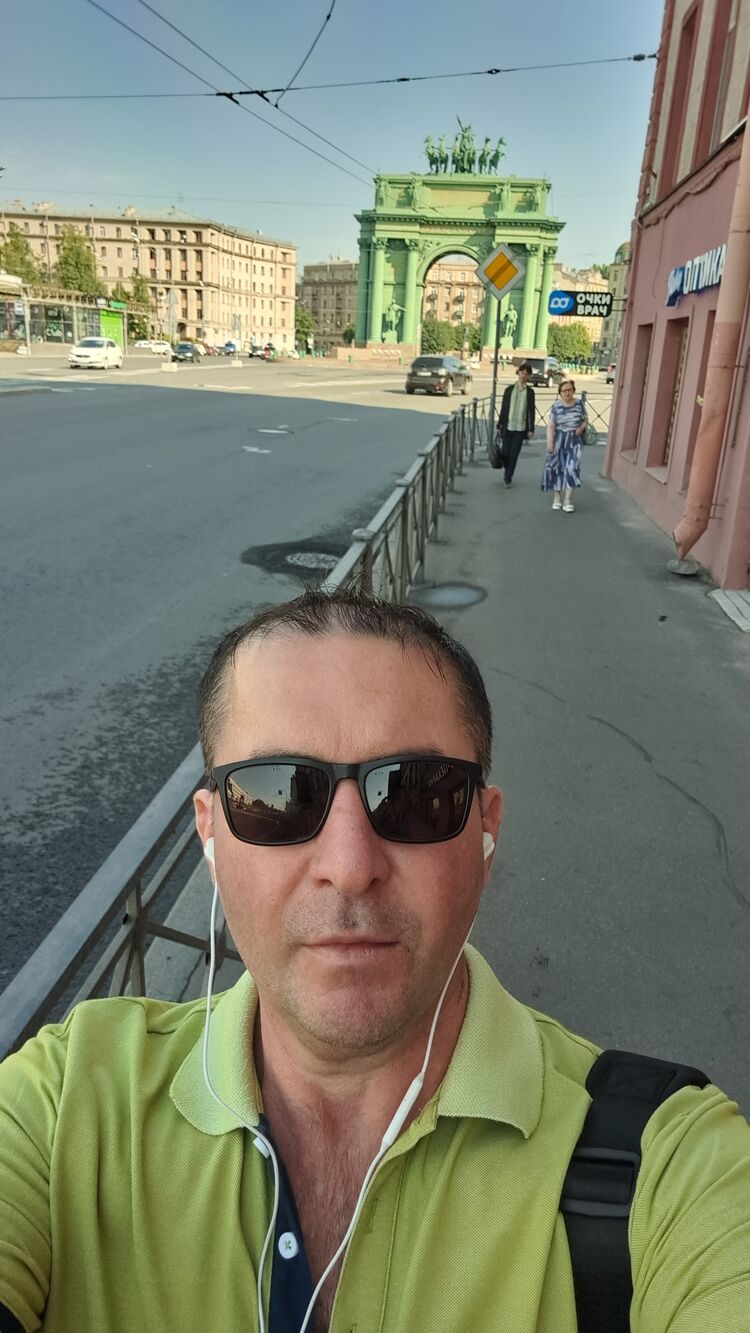  40293731  Kamil, 46 ,    