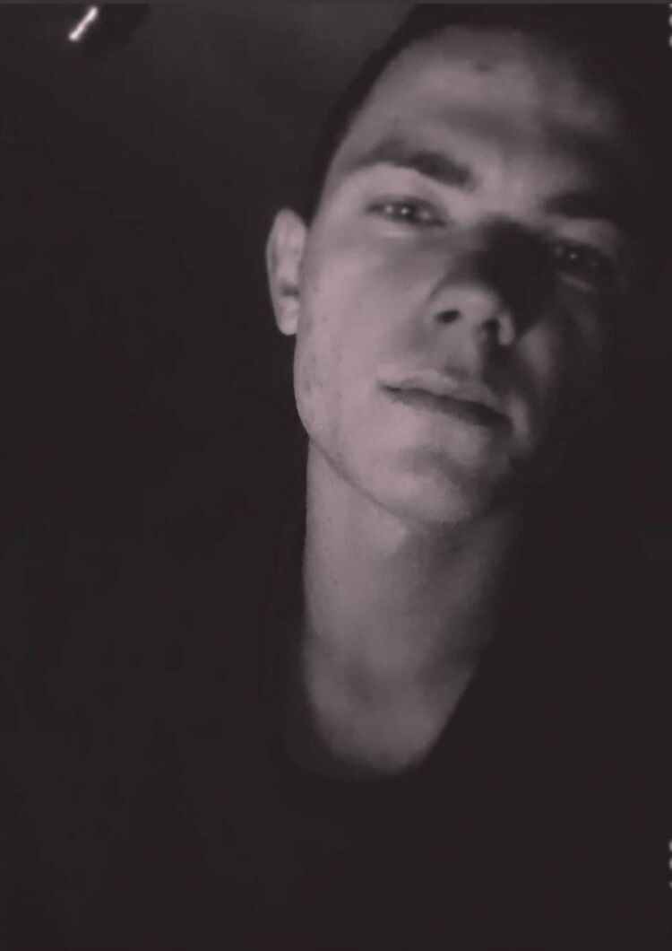  30986031  Stas, 26 ,    