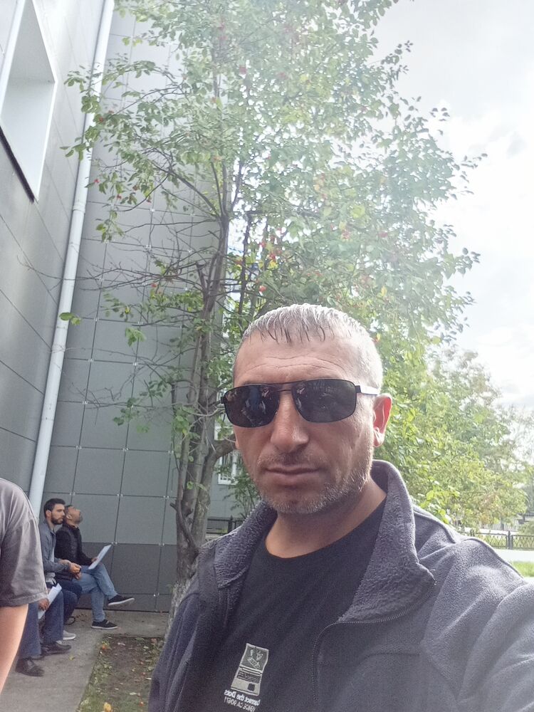  46897651  Hakan, 42 ,    