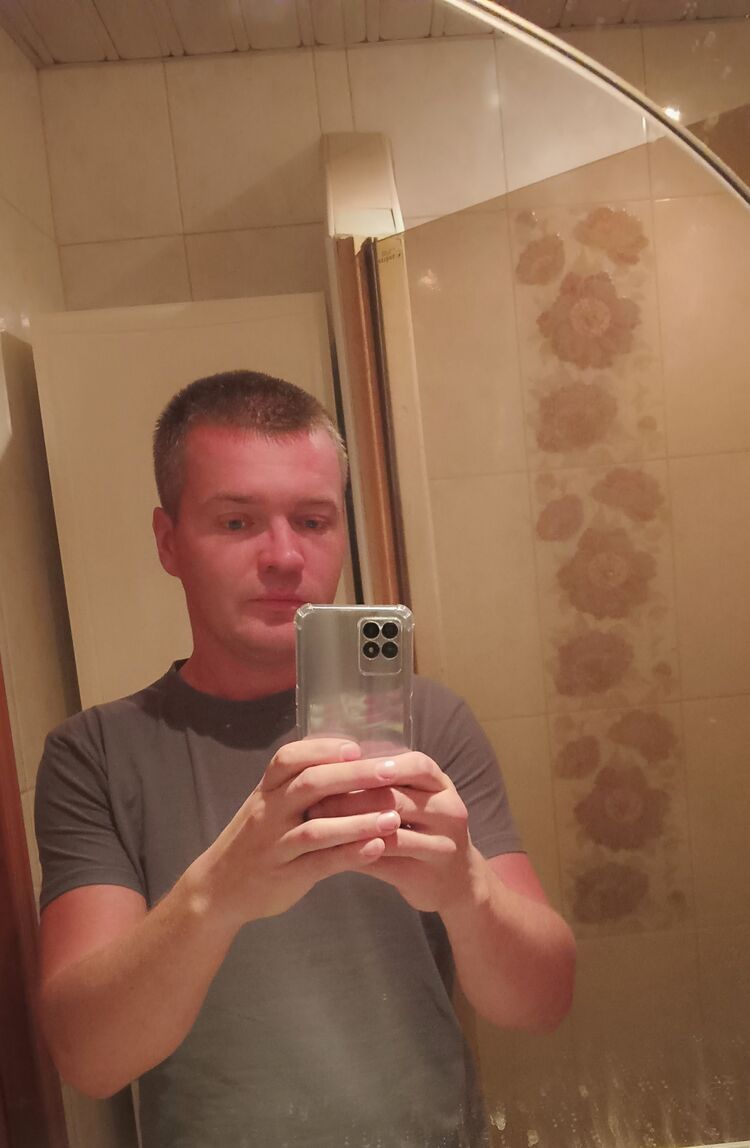  38052731  Igor, 36 ,    