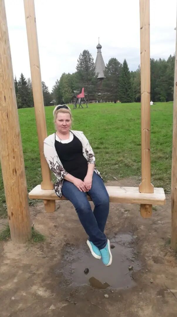  26648261  Svetlana, 54 ,    