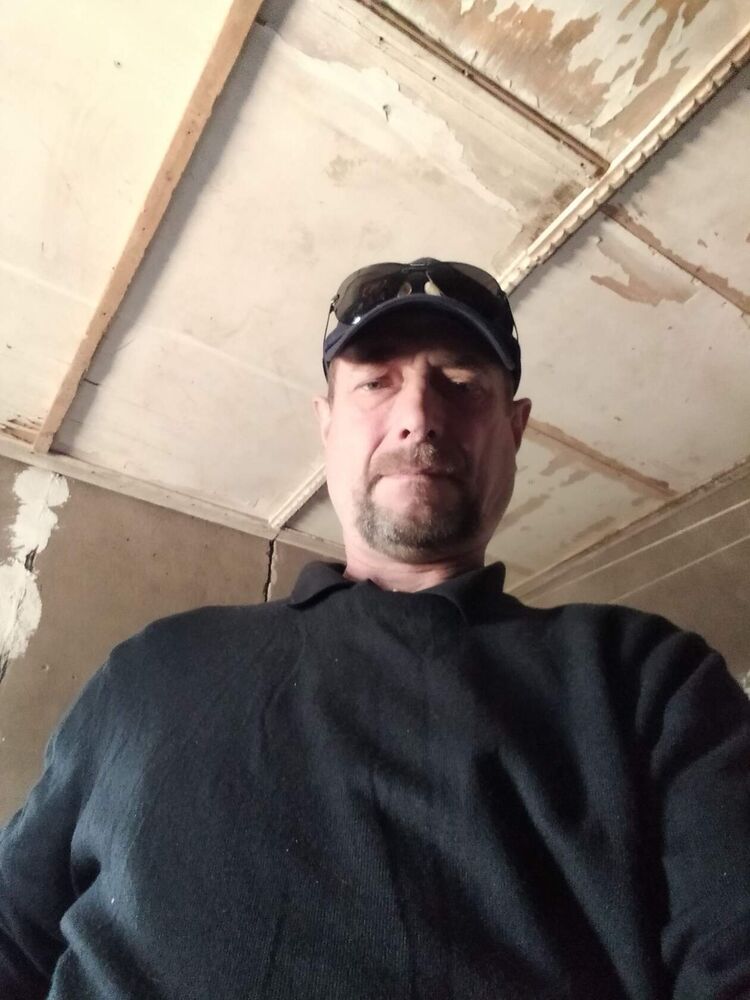  45954561  Robert, 58 ,    