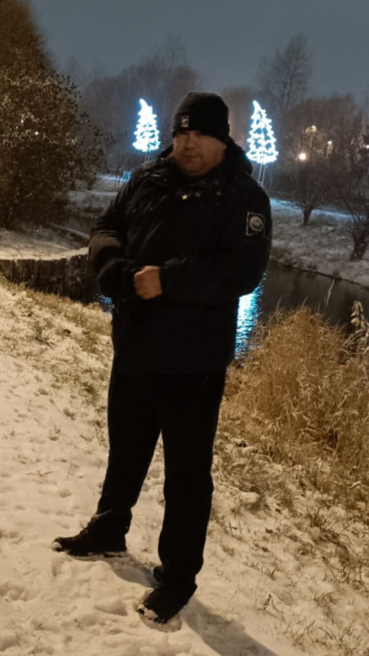  ,   Tolik, 48 ,     