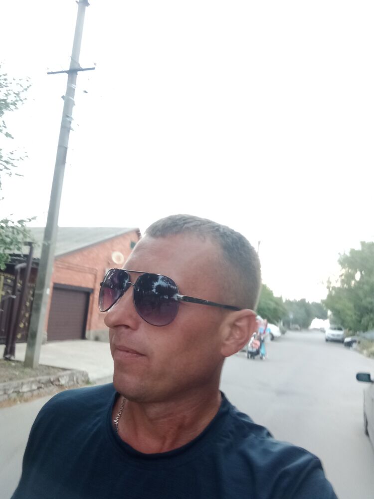  ,   Andrei, 41 ,   c 