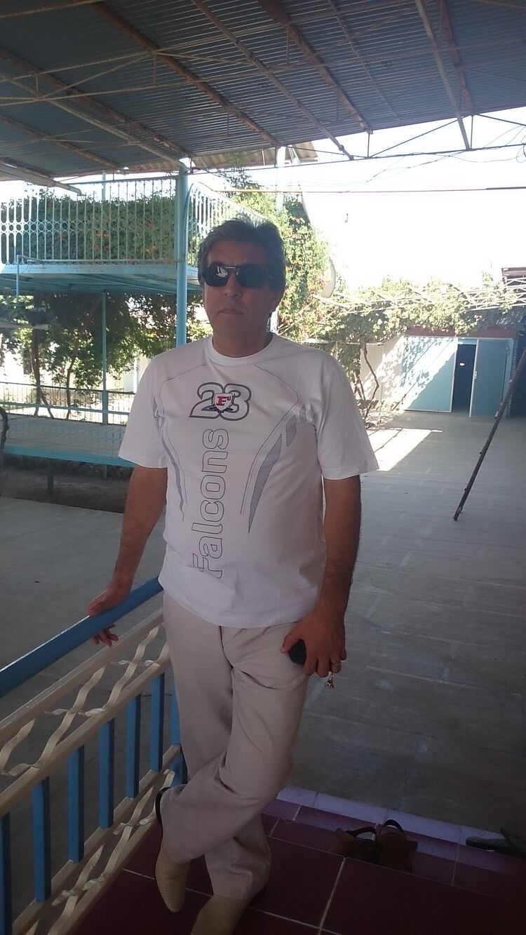  24917981  Maks, 38 ,    