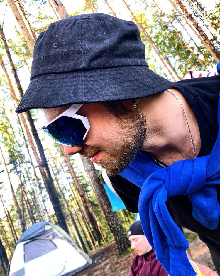  38210281  , 33 ,    -