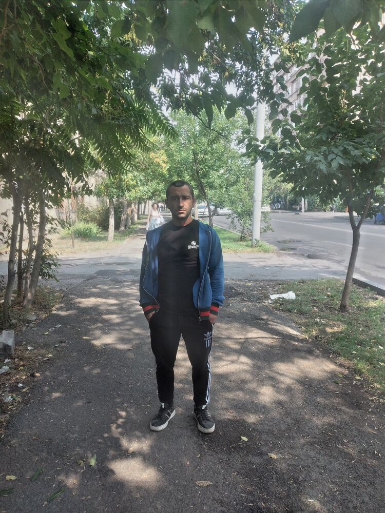  ,   Suren, 33 ,   ,   