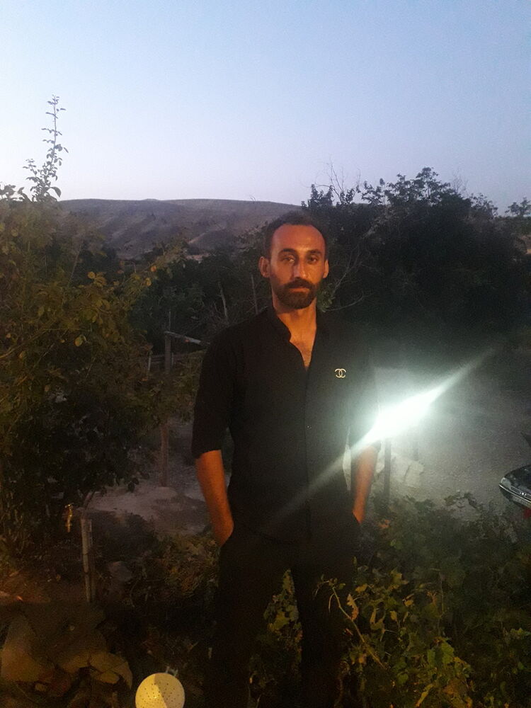 ,   Ali, 42 ,   ,   , c 