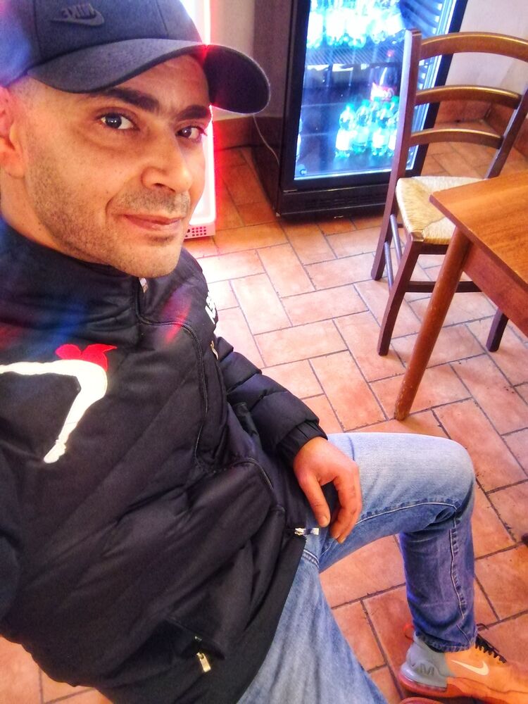  39999291  Aruk, 41 ,    Rome