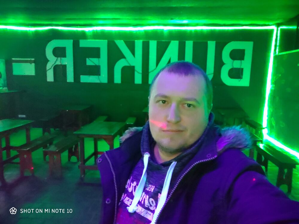  45203381  Andriy, 28 ,    