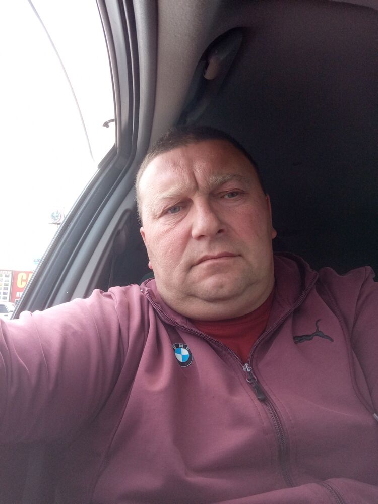  34295461  Stanislav, 44 ,    