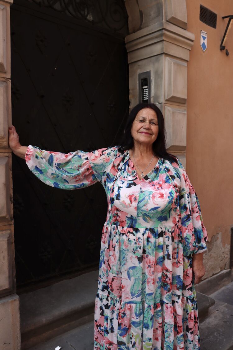  ,   Nina, 74 ,   ,   , c , 