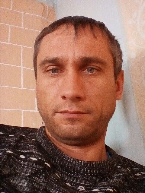  ,   Valentin, 43 ,   