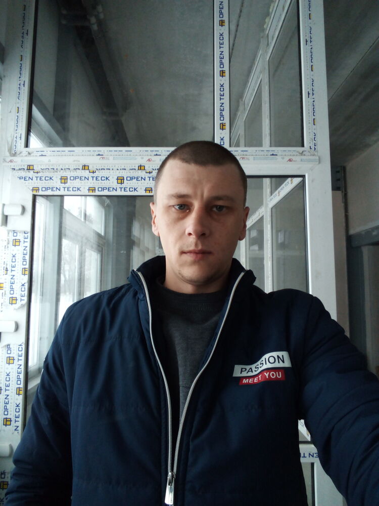  25317871  Anatolii, 36 ,    