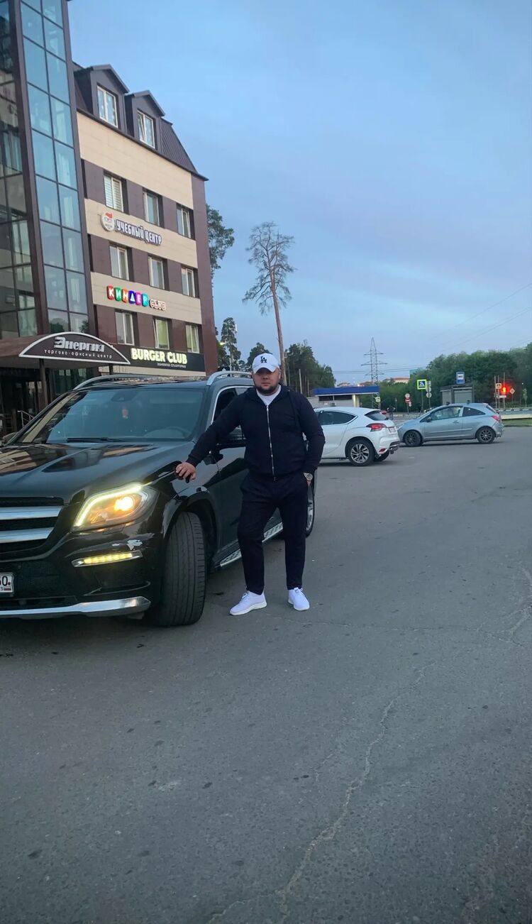  46386601  Ilya, 34 ,    