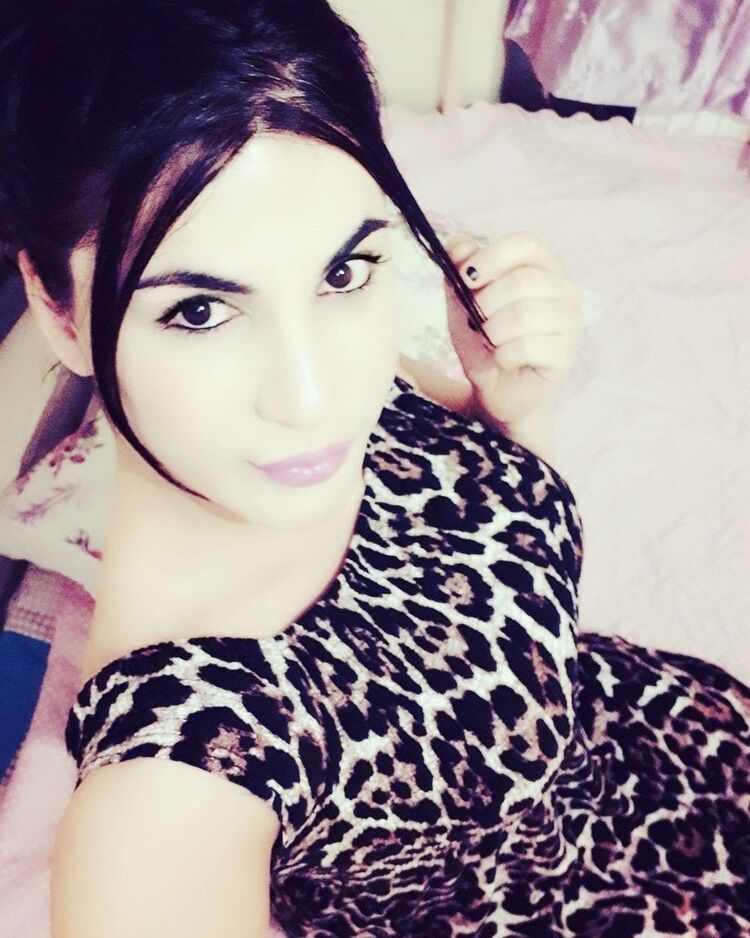  15813591  Demet kukla, 30 ,    