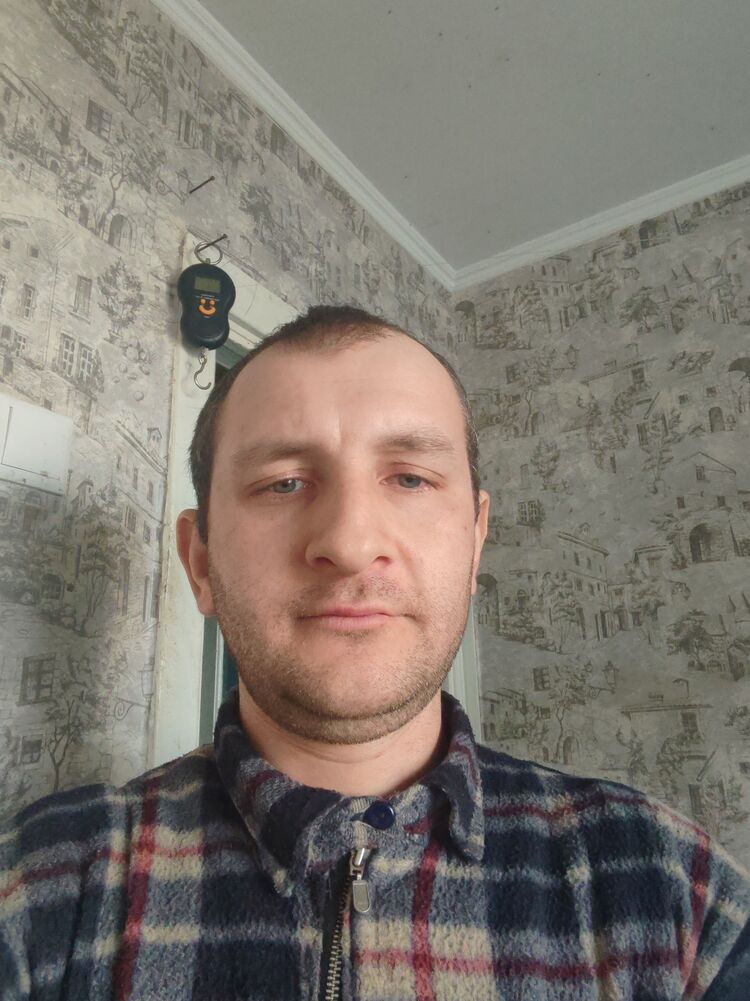  49944751  Pavel, 33 ,    