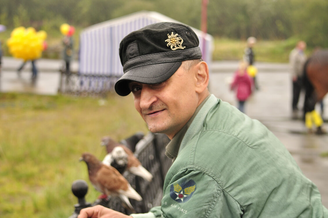  24947501  , 57 ,    