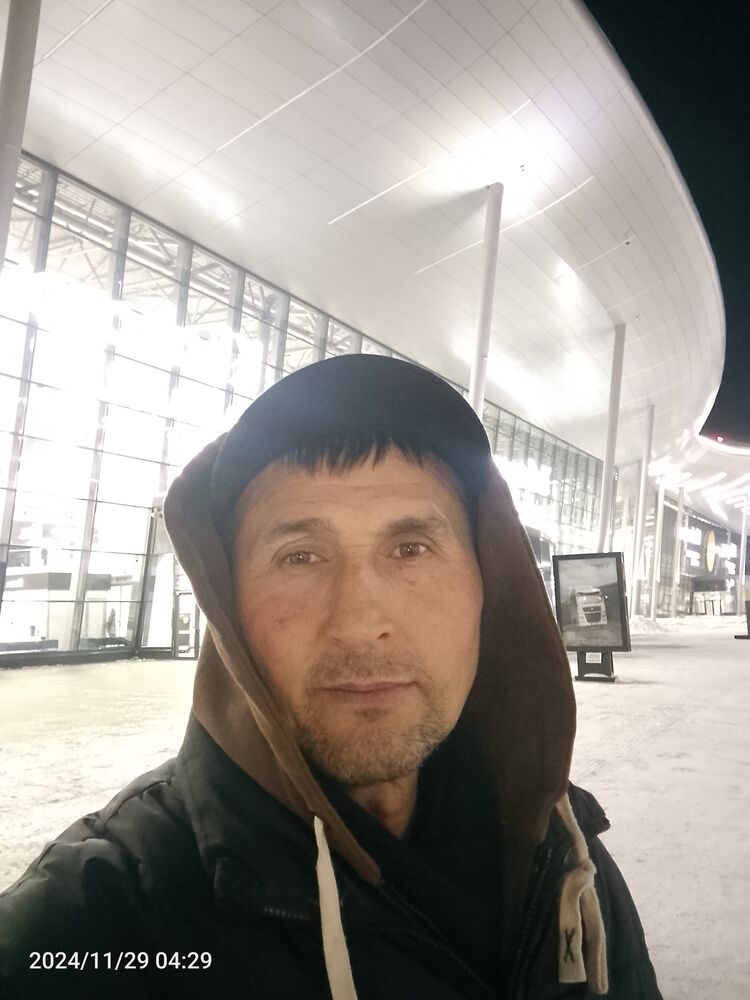  48708181  Valntin, 44 ,    