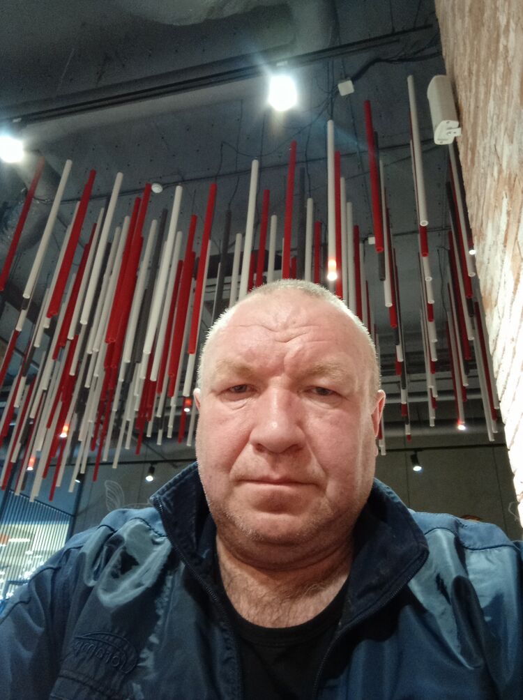  42593281  , 48 ,    