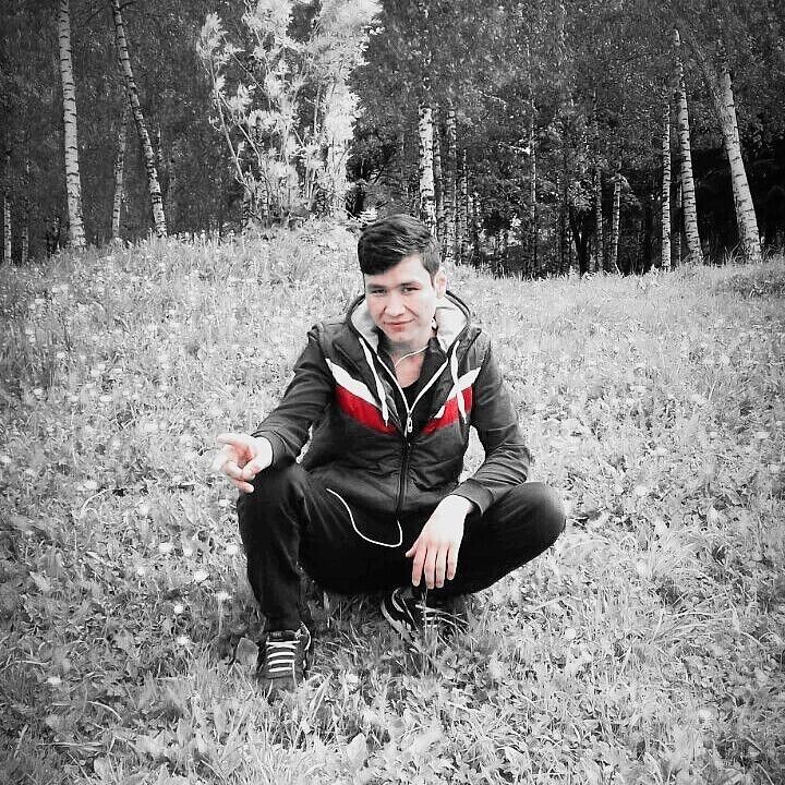  19277061  Alek, 29 ,    
