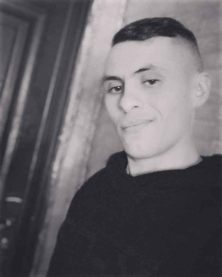  23749261  , 35 ,    