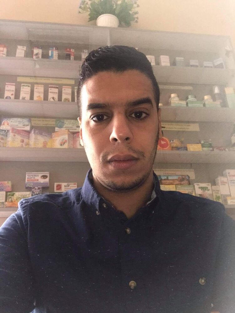  ,   Hicham, 32 ,   ,   