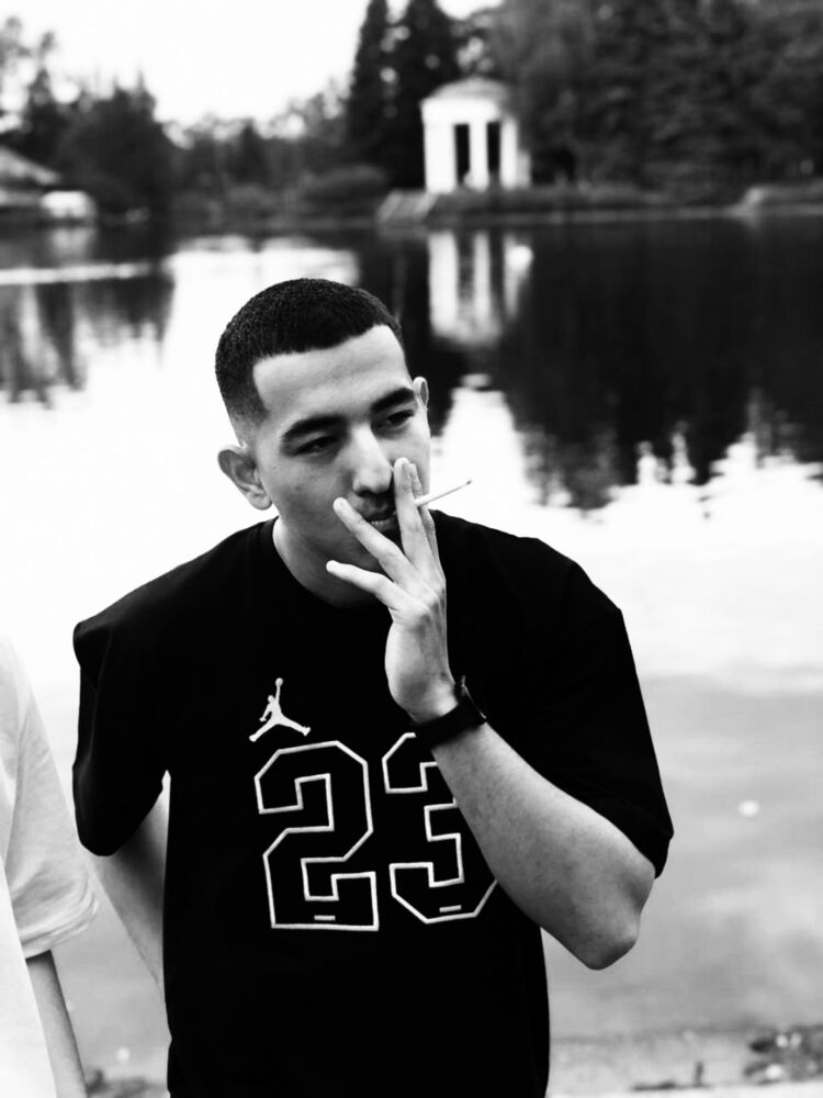  44018501  , 21 ,    -