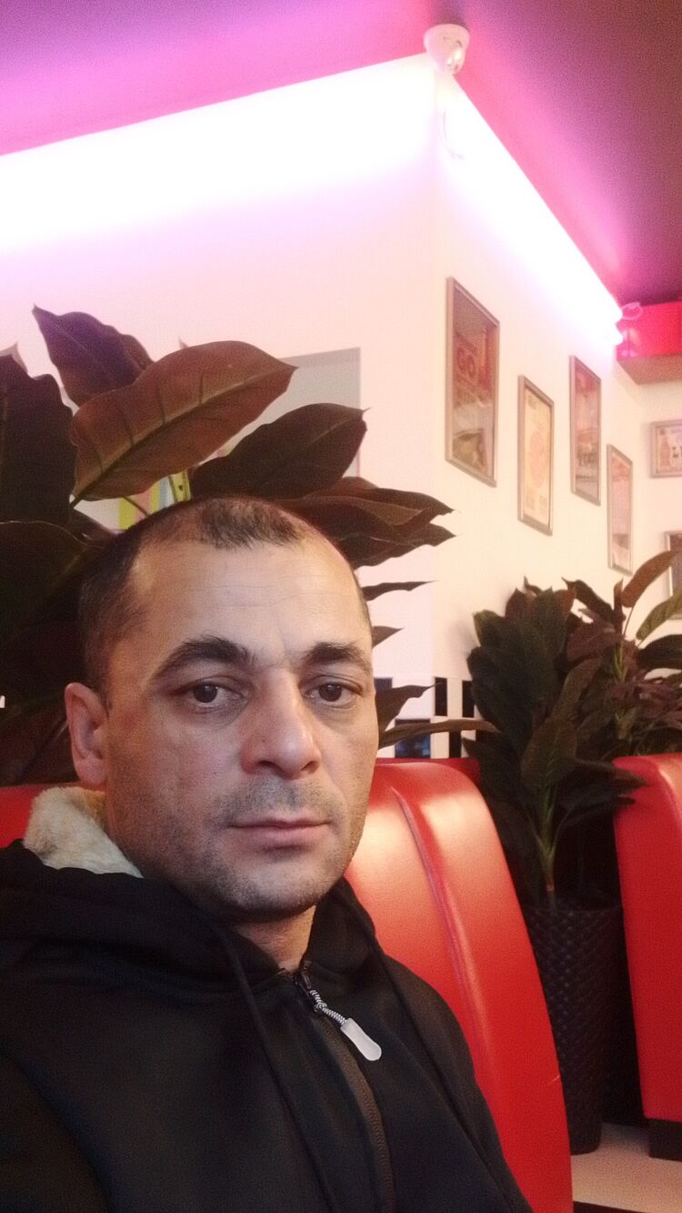  48102941  Ivan, 45 ,    