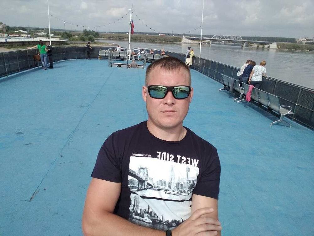  19434001  Ivan, 39 ,    