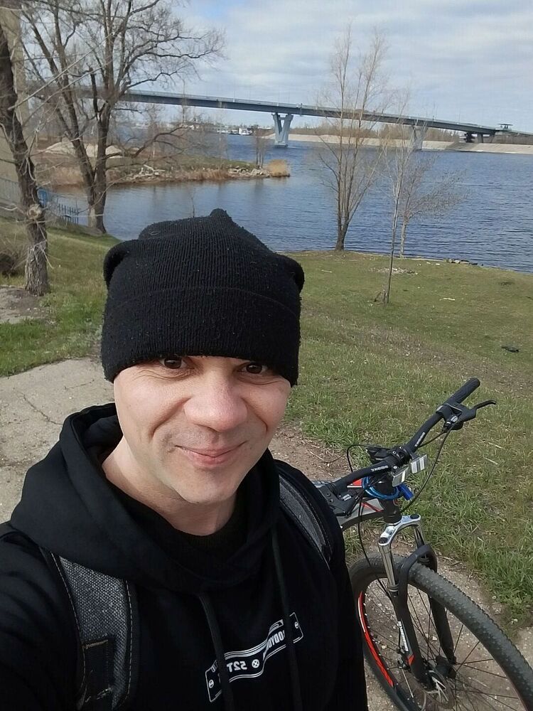  54150901  Leontij, 41 ,    