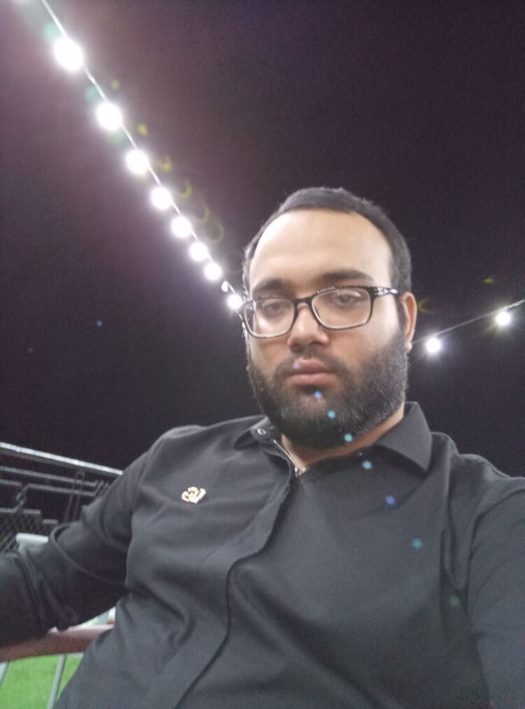  54704371  Huseyn, 24 ,    