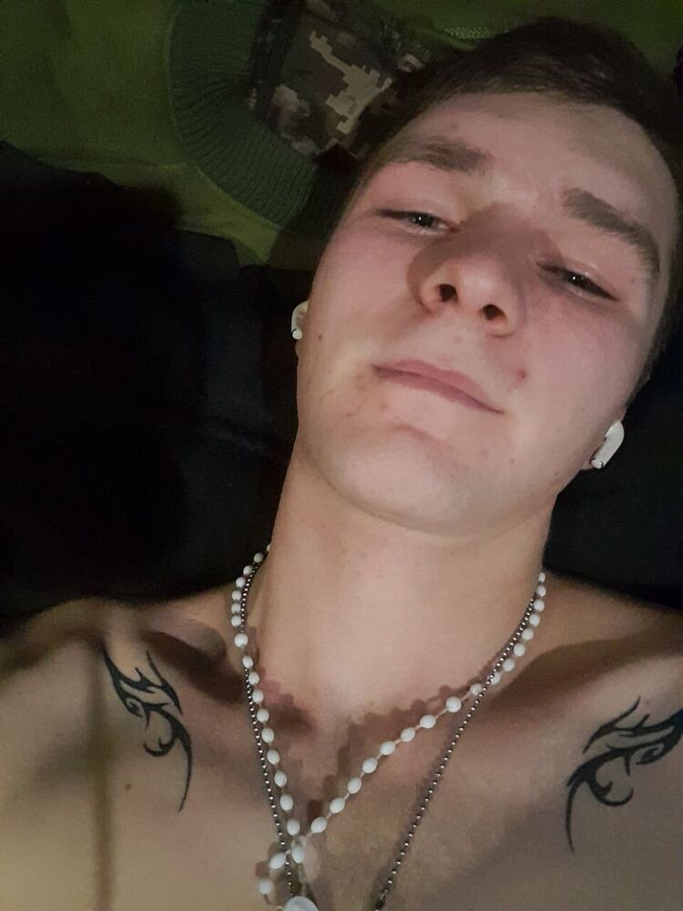  53589361  Igor, 21 ,    