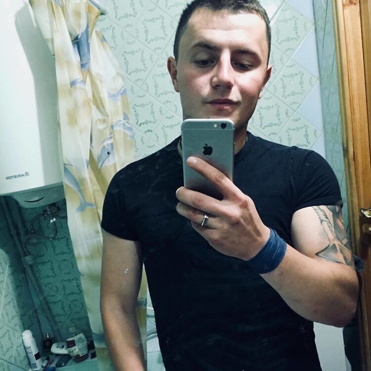  18298601  , 28 ,    